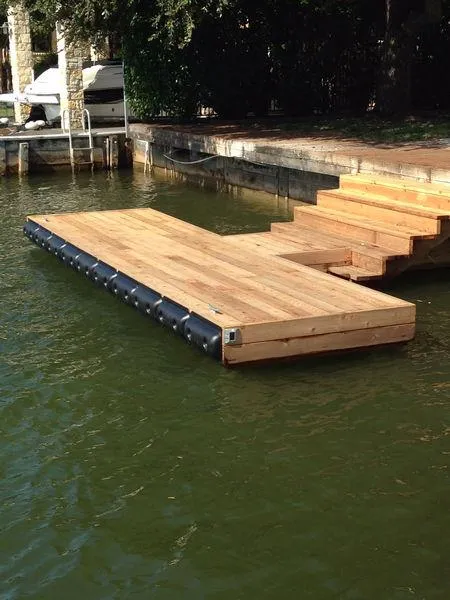 lake austin swim deck 01