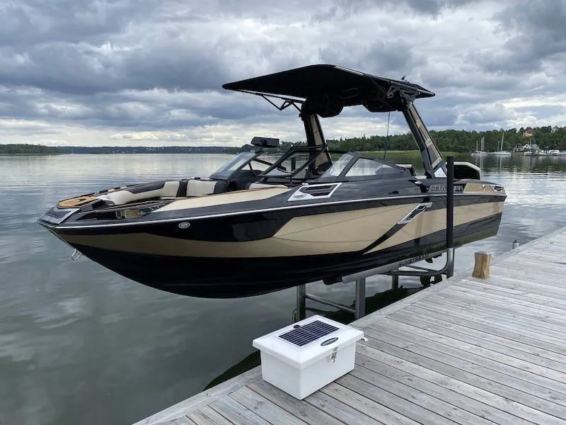 Sunstream Boat Lifts 1